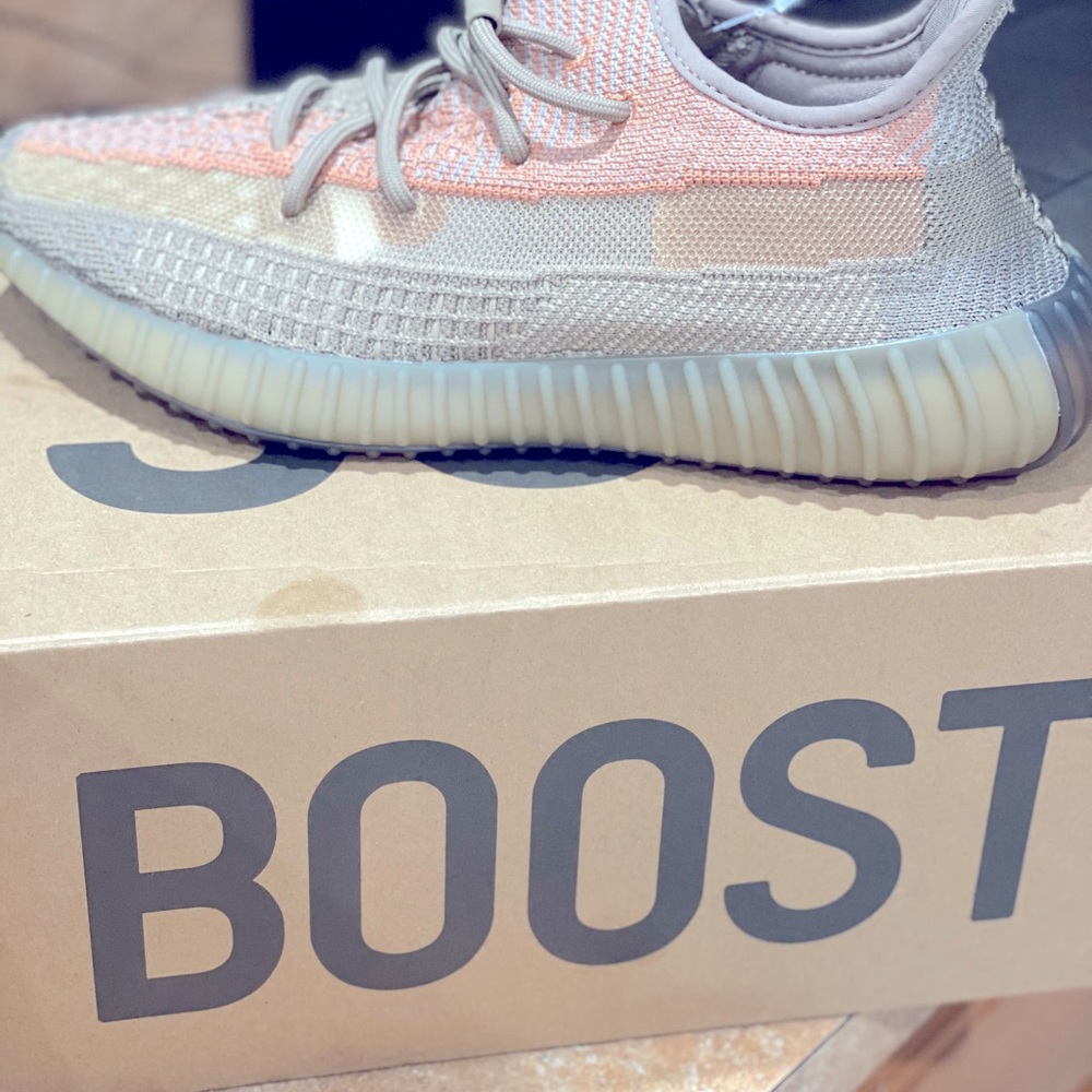 Size 8 Yeezy Boost 350 V2